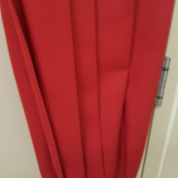 Leg Pleated Pants - Picture 3 of 4